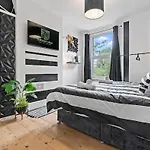 5-bdr Long Term Stay, Bs6 , Ideal For Groups, Free Wi-fi