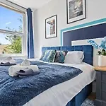 5-bdr Long Term Stay, Bs6 , Ideal For Groups, Free Wi-fi בית נופש