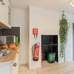 5-bdr Long Term Stay, Bs6 , Ideal For Groups, Free Wi-fi * Бристоль