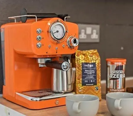 5-Bdr Modern Stay, Bs6 , Ideal For Groups, Wi-Fi Bristol