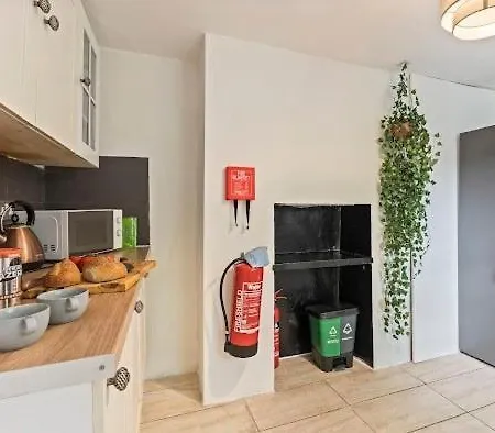 Modern 5-Bdr Stay - Bs6 - Contractors & Groups - Fast Wifi * Bristol
