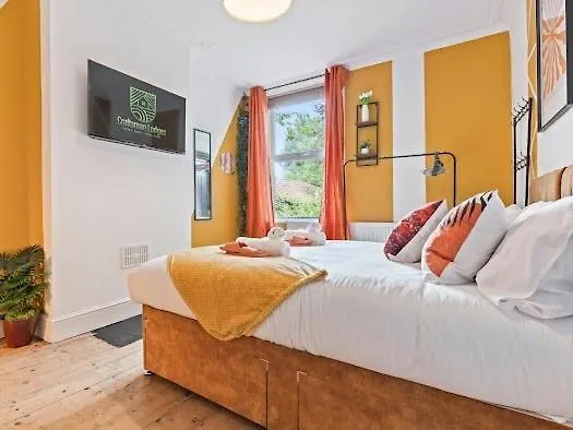 5-bdr Modern Stay, Bs6 , Ideal For Groups, Wi-fi Casa vacanze