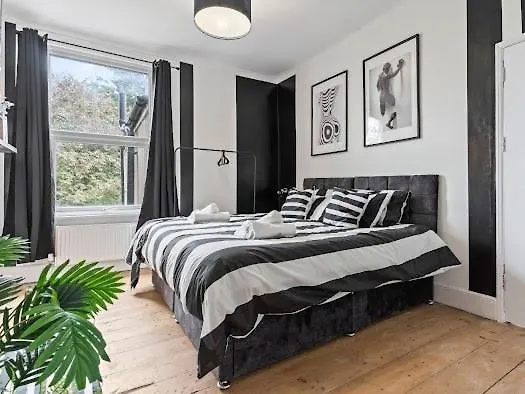 5-bdr Modern Stay, Bs6 , Ideal For Groups, Wi-fi *