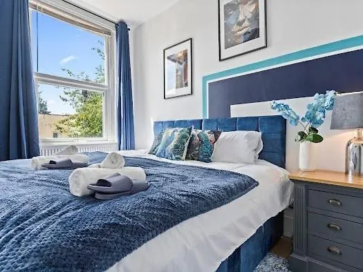 5-bdr Modern Stay, Bs6 , Ideal For Groups, Wi-fi Casa vacanze