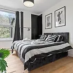 5-bdr Long Term Stay, Bs6 , Ideal For Groups, Free Wi-fi *